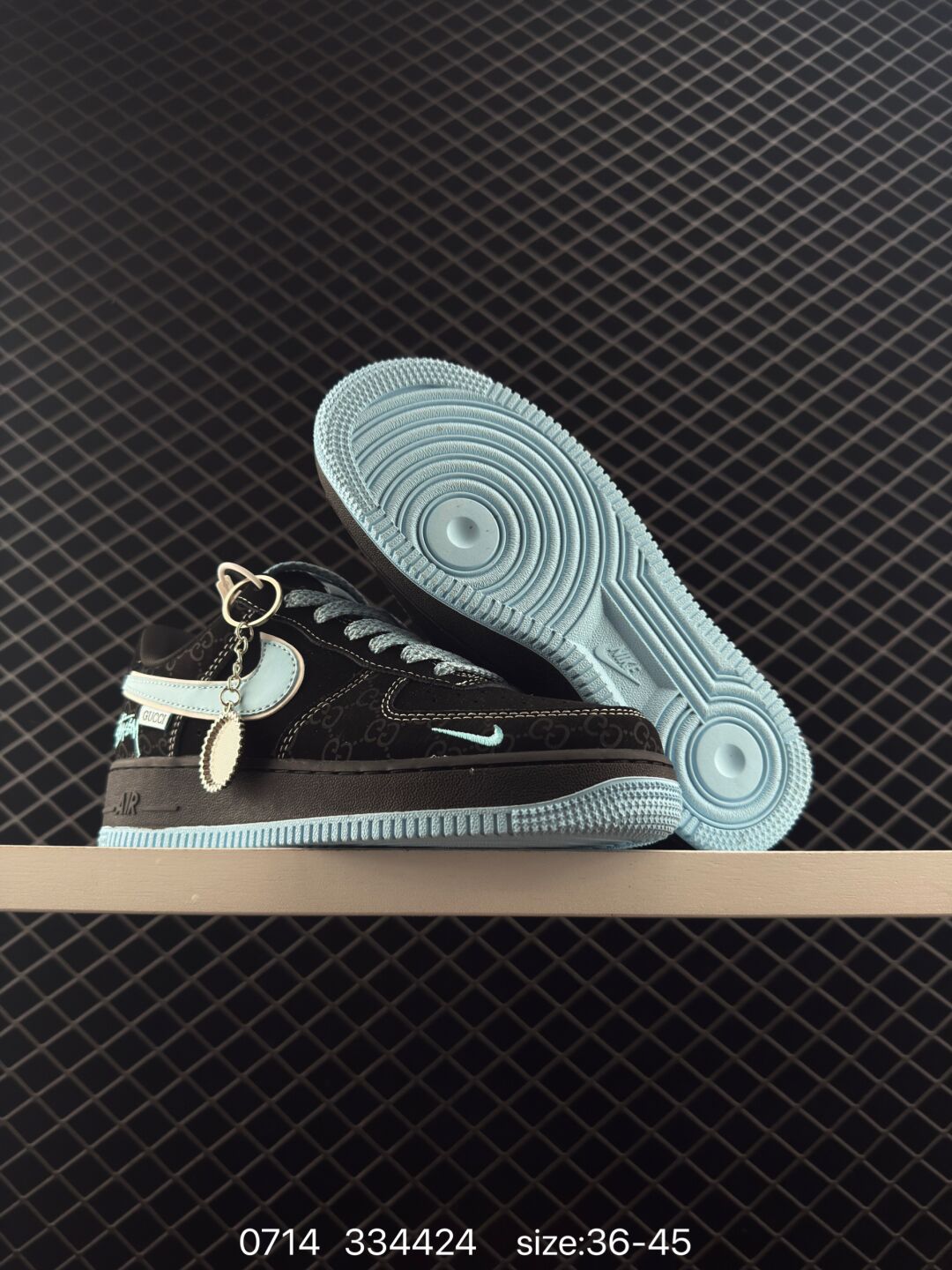 נעליים של נייק איר פורס 1