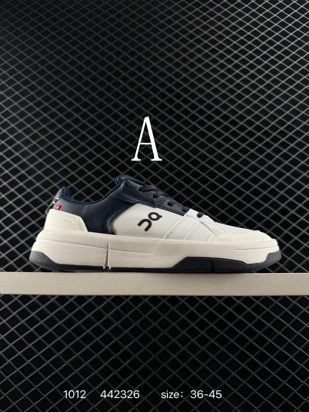 נעליים של און קלאוד ROGER CLUBHOUSE