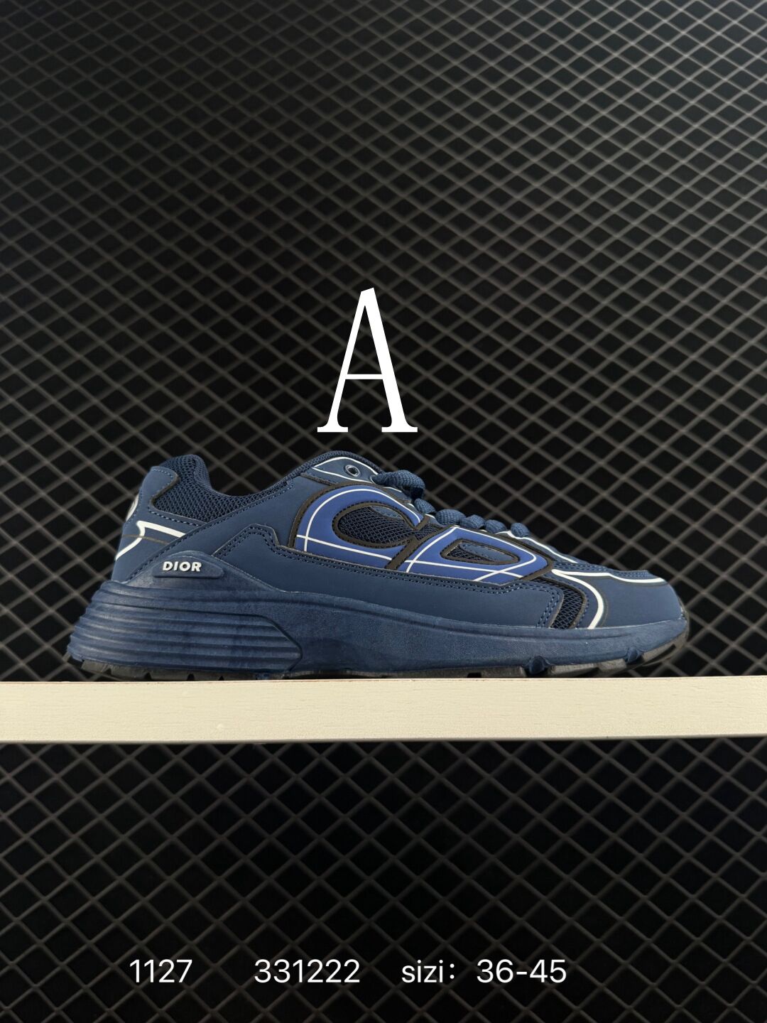 נעליים של דיור B30